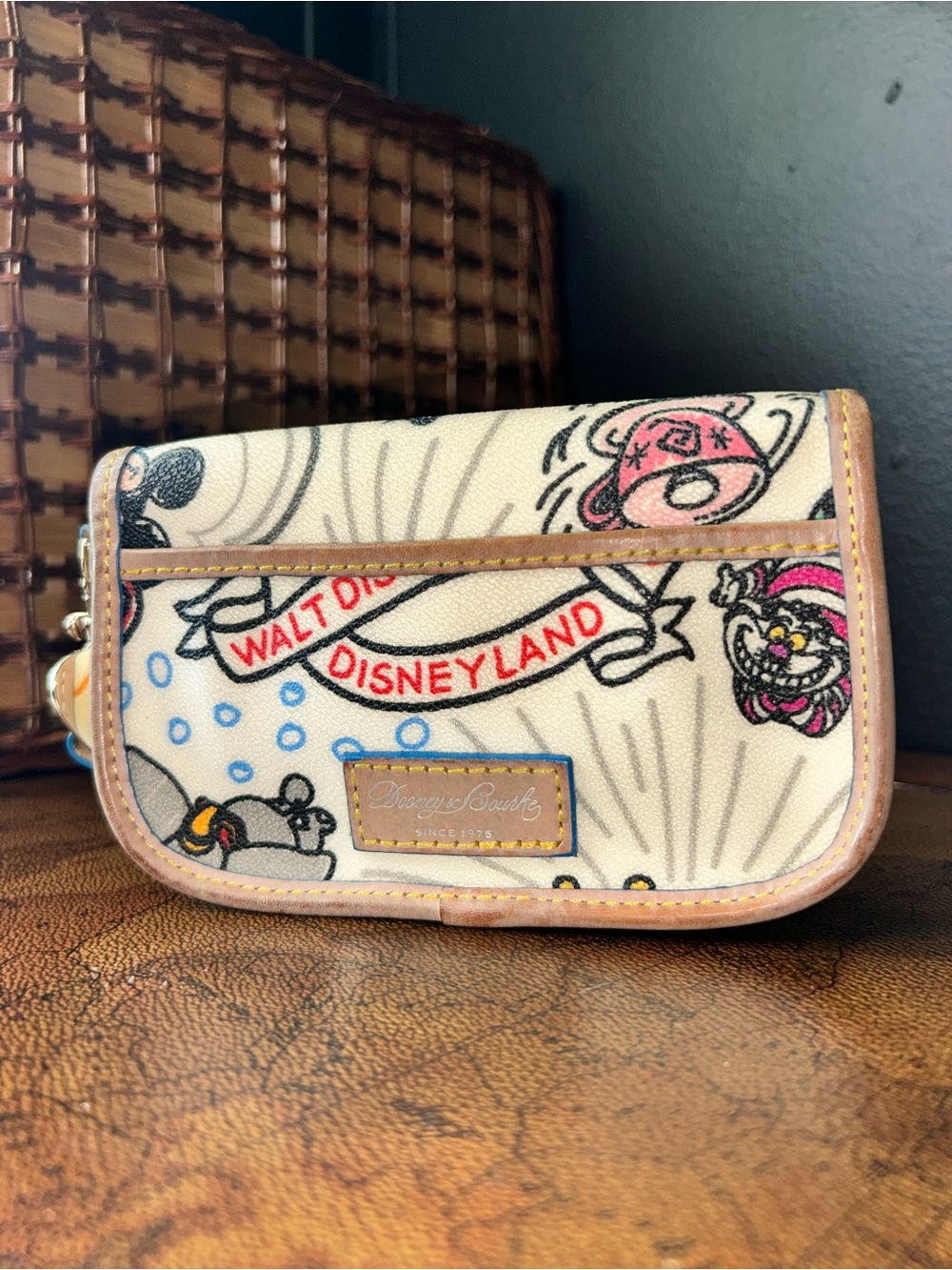 Vintage Dooney & Bourke Rare Disney Sketch flap wristlet with Hangtag -EUC- - Picture 2 of 16